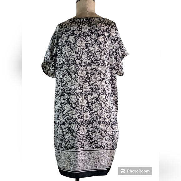 DKNYC Black White Floral Dress, M, EUC - Picture 2 of 4